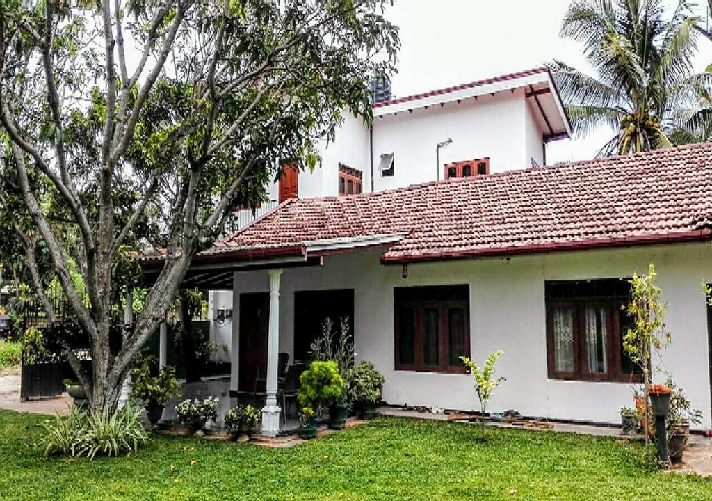 לינה וארוחת בוקר נגומבו House Of Seya מראה חיצוני תמונה